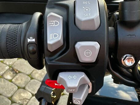 2022 Triumph Tiger 1200, чёрный, 1590000 рублей, вид 5