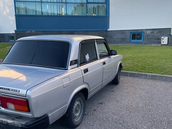 2010 Lada (ВАЗ) 2105, серебристый, 164000 рублей - вид 2