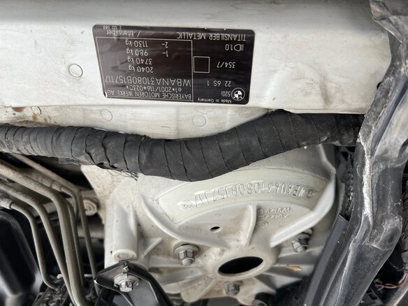 2004 BMW 5 серии 520i V (E60/E61), серебристый - вид 15