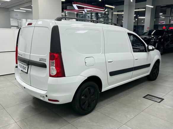 2022 LADA (ВАЗ) Largus, серебристый, 850000 рублей - вид 4