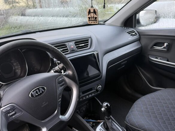 2016 Kia Rio III Рестайлинг, белый, 1150000 рублей - вид 5