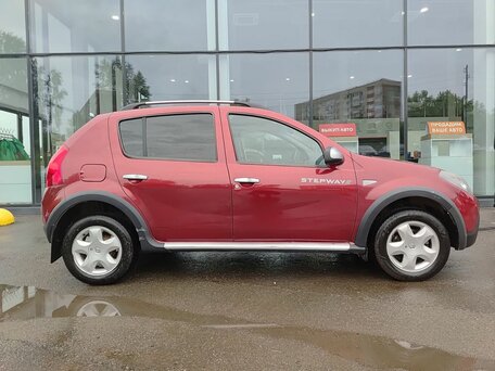 2011 Renault Sandero Stepway I, красный, 337000 рублей, вид 4