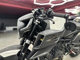 2023 KTM 1290 Super Duke R Evo, серый, 4999000 рублей, вид 3