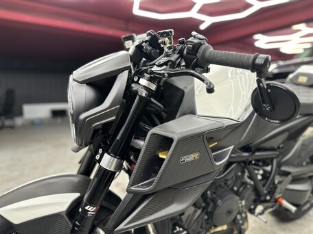 2023 KTM 1290 Super Duke R Evo, серый, 4999000 рублей, вид 3