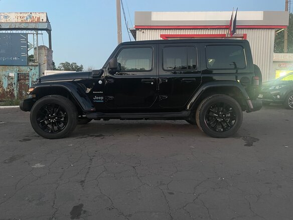 2022 Jeep Wrangler IV (JL), чёрный, 5500000 рублей - вид 16