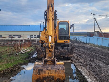 2007 Hyundai R170W, жёлтый, 3500000 рублей, вид 2