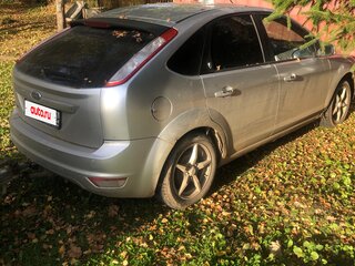 2008 Ford Focus II Рестайлинг, серебристый, 400000 рублей, вид 1