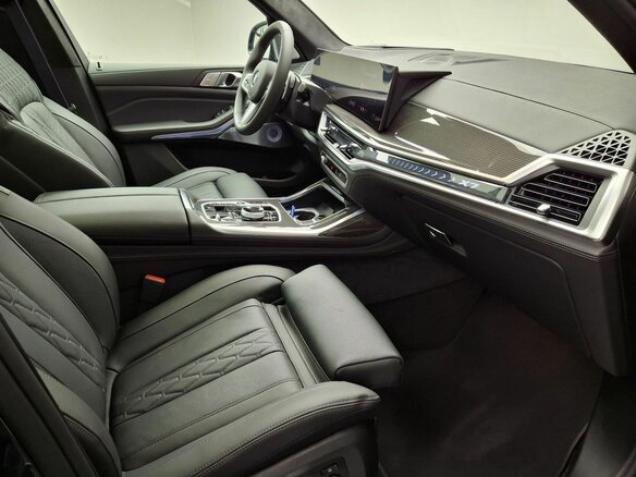 2026 BMW X7 40d I (G07) Рестайлинг, чёрный, 18950000 рублей - вид 4