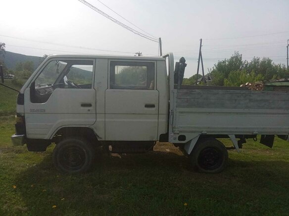 1990 Toyota HiAce, белый, 600000 рублей - вид 22