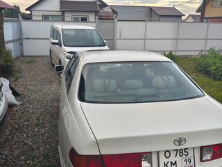 2001 Toyota Camry Gracia IV (XV20) Рестайлинг, белый, 550000 рублей, вид 2