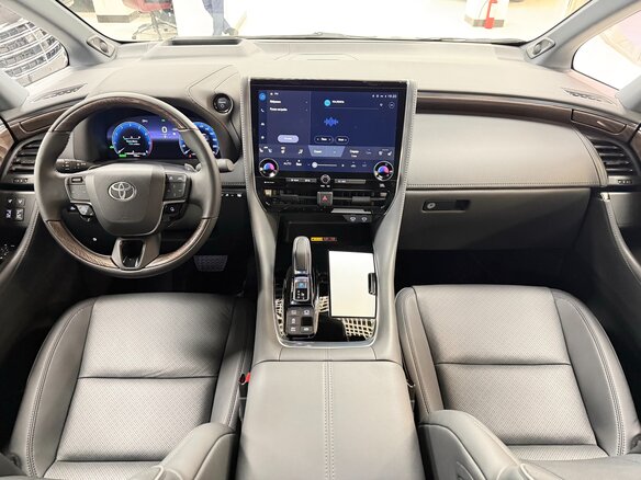 2025 Toyota Alphard IV, чёрный, 13499000 рублей - вид 14