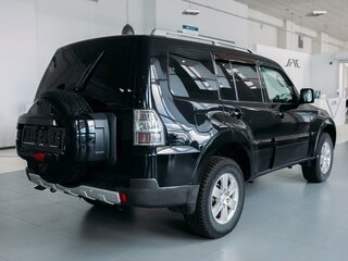 2006 Mitsubishi Pajero IV, чёрный, 1059000 рублей, вид 4