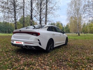 2021 Kia K5 III, белый, 1850000 рублей, вид 4