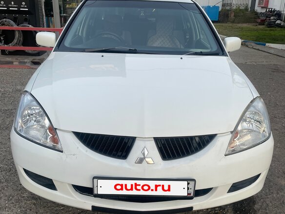 2003 Mitsubishi Lancer Cedia IX, белый, 390000 рублей