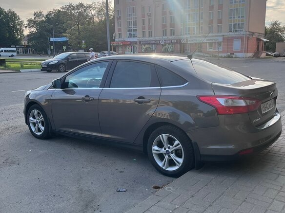 2014 Ford Focus III, серый, 690000 рублей - вид 4