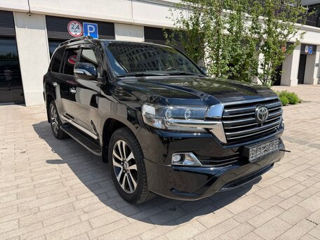 2016 Toyota Land Cruiser 200 Series Рестайлинг 2, чёрный, 6000000 рублей, вид 2
