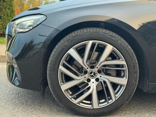 2025 Mercedes-Benz E-Класс 220 d VI (W214, S214), чёрный, 8450000 рублей, вид 4