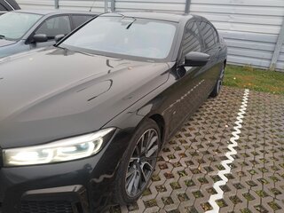 2022 BMW 7 серии Long 750Li xDrive VI (G11/G12) Рестайлинг, чёрный, 7100000 рублей, вид 4