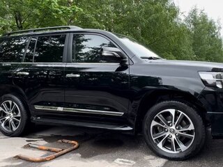 2019 Toyota Land Cruiser 200 Series Рестайлинг 2, чёрный, 8500000 рублей, вид 2
