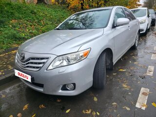 2009 Toyota Camry VI (XV40) Рестайлинг, серебристый, 1300000 рублей, вид 1