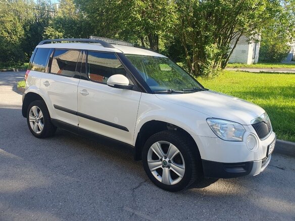 2012 Skoda Yeti I, белый, 870000 рублей - вид 2