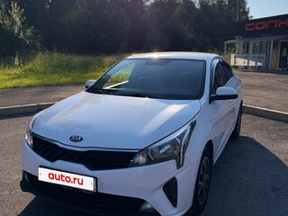 2020 Kia Rio IV Рестайлинг, белый, 1380000 рублей, вид 3