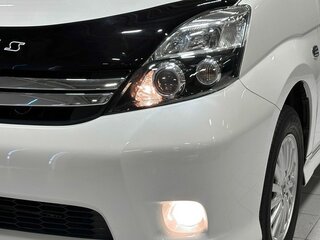 2014 Toyota ISis I Рестайлинг, белый, 1290000 рублей, вид 4