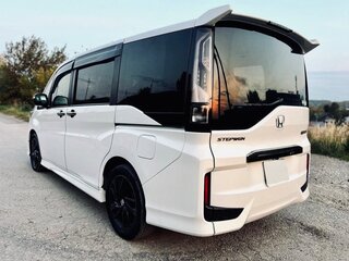 2021 Honda Stepwgn Spada V Рестайлинг, белый, 1915000 рублей, вид 4
