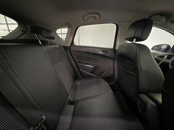 2011 Opel Astra J, белый, 615000 рублей - вид 8