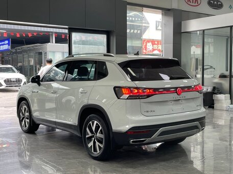 2023 Volkswagen Tayron I Рестайлинг, белый, 2260000 рублей, вид 4