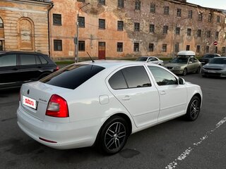 2011 Skoda Octavia II (A5) Рестайлинг, белый, 625000 рублей, вид 4