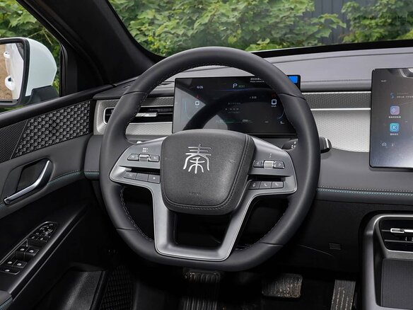 2026 BYD Qin Plus EV 510 I Рестайлинг, серый - вид 9