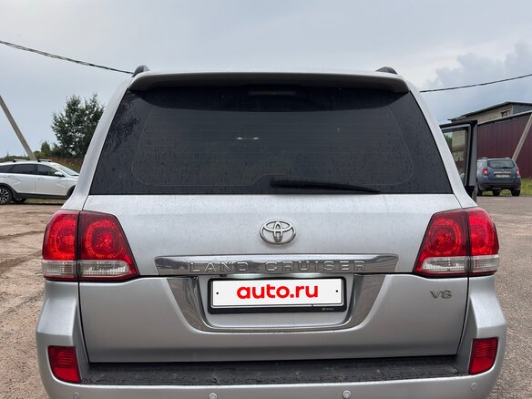 2009 Toyota Land Cruiser 200 Series, серый - вид 3