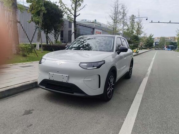 2026 Leapmotor A10 53 kWh, серебристый, 1780000 рублей