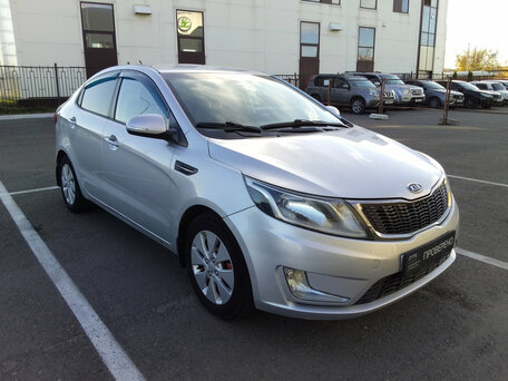 2012 Kia Rio 5-speed III, серебристый, 770000 рублей, вид 3