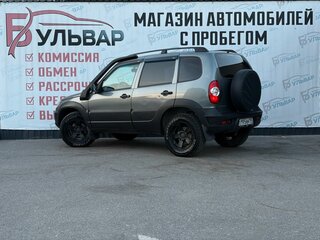 2018 Chevrolet Niva I Рестайлинг, серый, 850000 рублей, вид 4