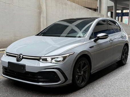 2023 Volkswagen Golf VIII, серый, 1649000 рублей, вид 1