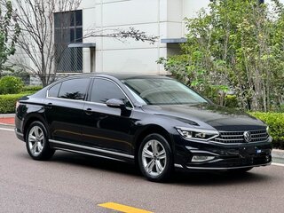 2023 Volkswagen Magotan B8 Рестайлинг, чёрный, 1990000 рублей, вид 3