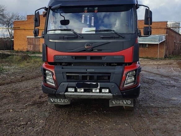 2017 Volvo FMX, красный, 7500000 рублей