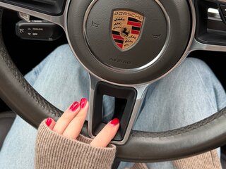 2019 Porsche Macan I Рестайлинг, белый, 4850000 рублей, вид 4