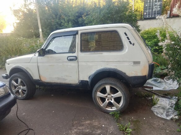 1996 Lada (ВАЗ) 2121 (4x4) I Рестайлинг, белый, 230000 рублей - вид 8