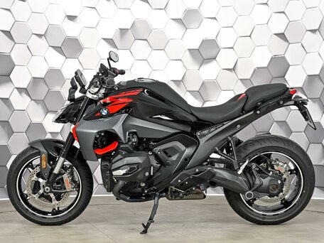 2025 BMW R 1300 R, чёрный, 2299000 рублей, вид 4