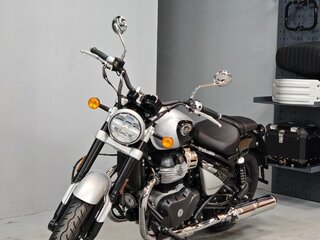2026 Royal Enfield Super Meteor, серый, 773000 рублей, вид 5