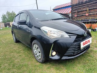 2018 Toyota Vitz III (XP130) Рестайлинг 2, чёрный, 850000 рублей, вид 3