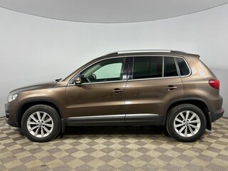 2015 Volkswagen Tiguan I Рестайлинг, коричневый, 1680000 рублей, вид 2
