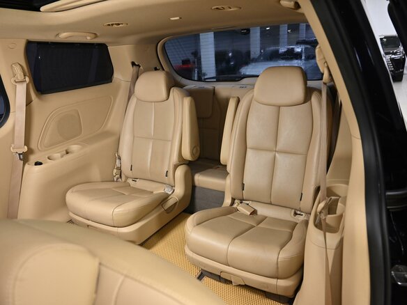 2018 Kia Carnival III, чёрный - вид 19