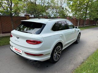 2021 Bentley Bentayga I Рестайлинг, белый, 15900000 рублей, вид 4