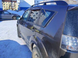 2010 Mitsubishi Outlander II Рестайлинг, коричневый, 1100000 рублей, вид 5