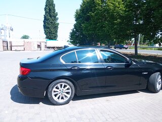 2013 BMW 5 серии 520i VI (F10/F11/F07), чёрный, 1550000 рублей, вид 3
