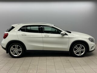2016 Mercedes-Benz GLA 200 I (X156), белый, 1799000 рублей, вид 5